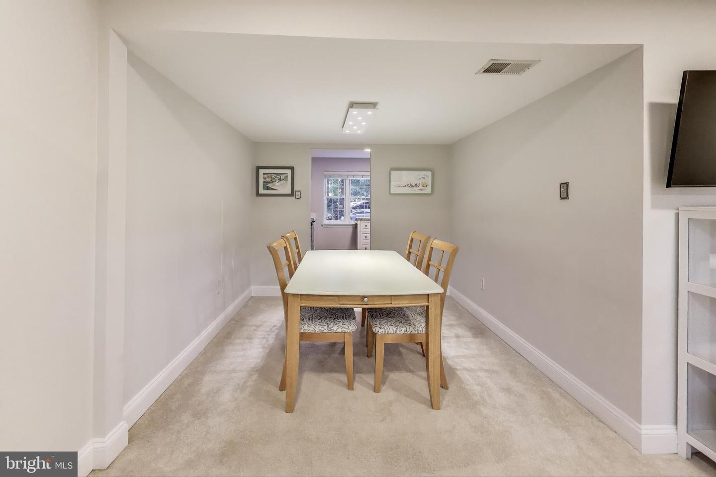 7836 SNEAD LN, FALLS CHURCH, Virginia 22043, 4 Bedrooms Bedrooms, ,3 BathroomsBathrooms,Residential,For sale,7836 SNEAD LN,VAFX2271234 MLS # VAFX2271234