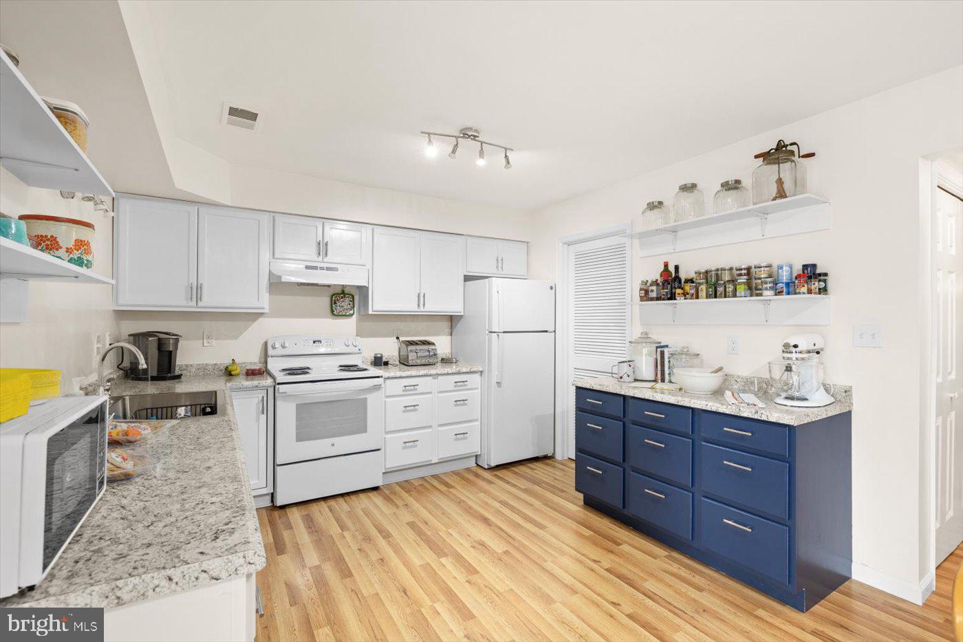 160 FARRELL LN, FREDERICKSBURG, Virginia 22401, 2 Bedrooms Bedrooms, ,2 BathroomsBathrooms,Residential,For sale,160 FARRELL LN,VAFB2009066 MLS # VAFB2009066 160 FARRELL LN, FREDERICKSBURG, Virginia 22401, 2 Bedrooms Bedrooms, ,2 BathroomsBathrooms,Residential,For sale,160 FARRELL LN,VAFB2009066 MLS # VAFB2009066