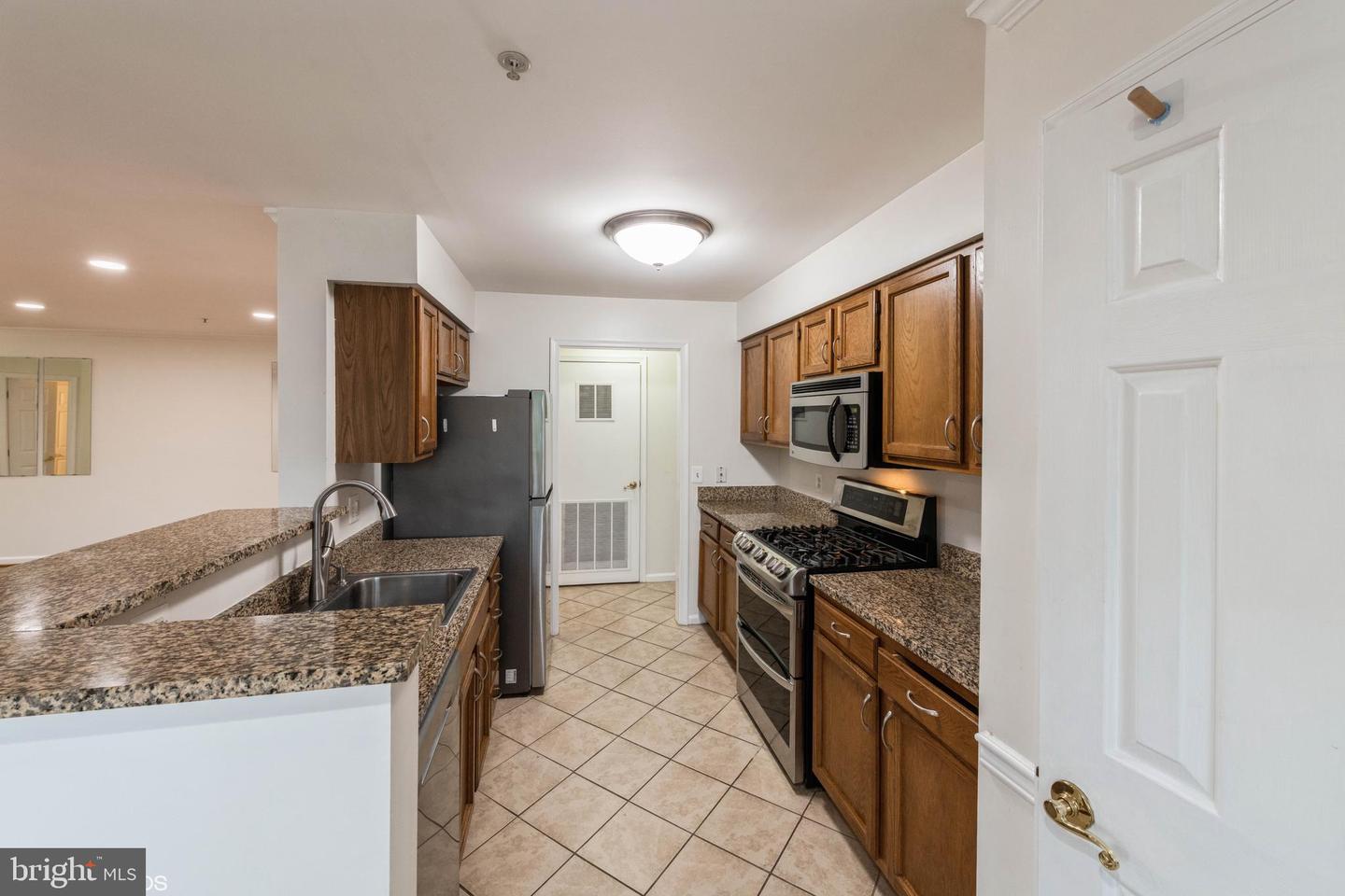 11006 KOMAN CIR #202, MANASSAS, Virginia 20109, 2 Bedrooms Bedrooms, ,2 BathroomsBathrooms,Residential,For sale,11006 KOMAN CIR #202,VAPW2105304 MLS # VAPW2105304