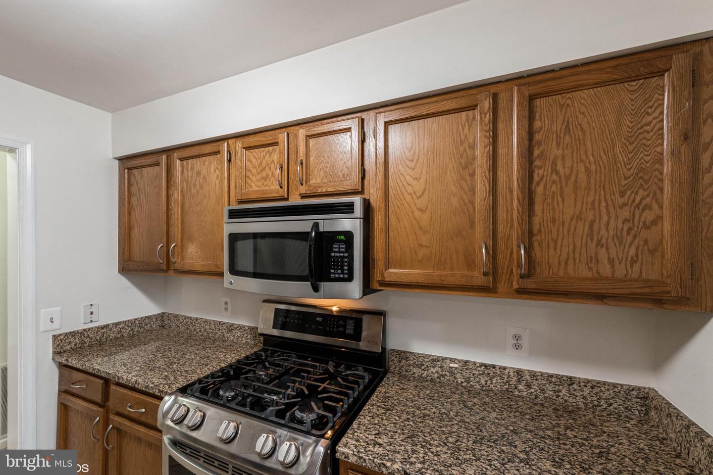 11006 KOMAN CIR #202, MANASSAS, Virginia 20109, 2 Bedrooms Bedrooms, ,2 BathroomsBathrooms,Residential,For sale,11006 KOMAN CIR #202,VAPW2105304 MLS # VAPW2105304