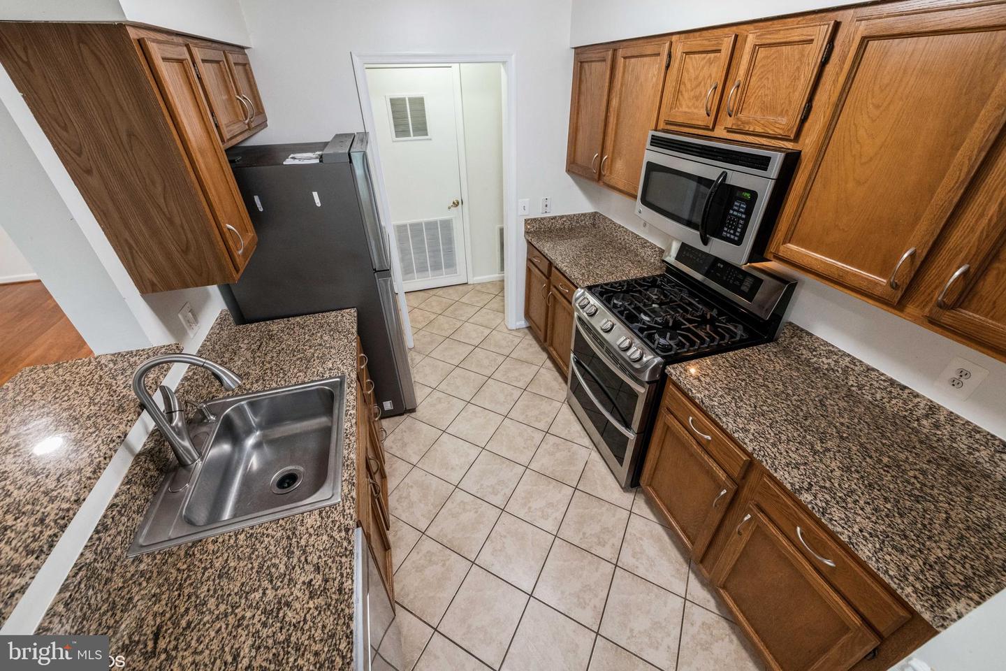 11006 KOMAN CIR #202, MANASSAS, Virginia 20109, 2 Bedrooms Bedrooms, ,2 BathroomsBathrooms,Residential,For sale,11006 KOMAN CIR #202,VAPW2105304 MLS # VAPW2105304
