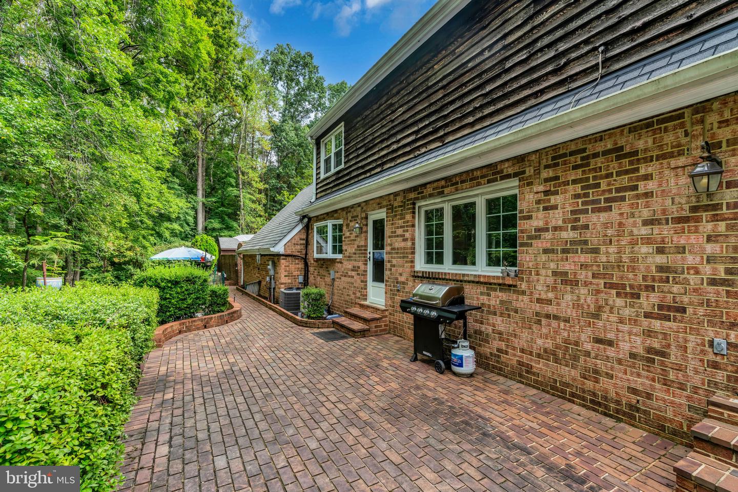 12215 HENDERSON RD, CLIFTON, Virginia 20124, 3 Bedrooms Bedrooms, ,3 BathroomsBathrooms,Residential,For sale,12215 HENDERSON RD,VAFX2272180 MLS # VAFX2272180