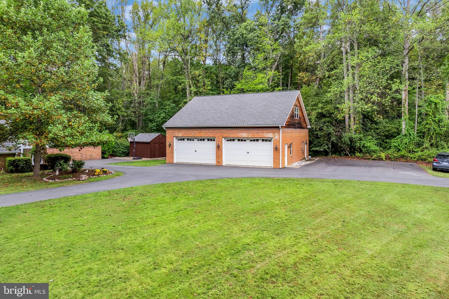 12215 HENDERSON RD, CLIFTON, Virginia 20124, 3 Bedrooms Bedrooms, ,3 BathroomsBathrooms,Residential,For sale,12215 HENDERSON RD,VAFX2272180 MLS # VAFX2272180