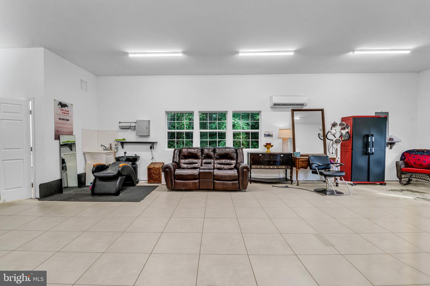 12215 HENDERSON RD, CLIFTON, Virginia 20124, 3 Bedrooms Bedrooms, ,3 BathroomsBathrooms,Residential,For sale,12215 HENDERSON RD,VAFX2272180 MLS # VAFX2272180
