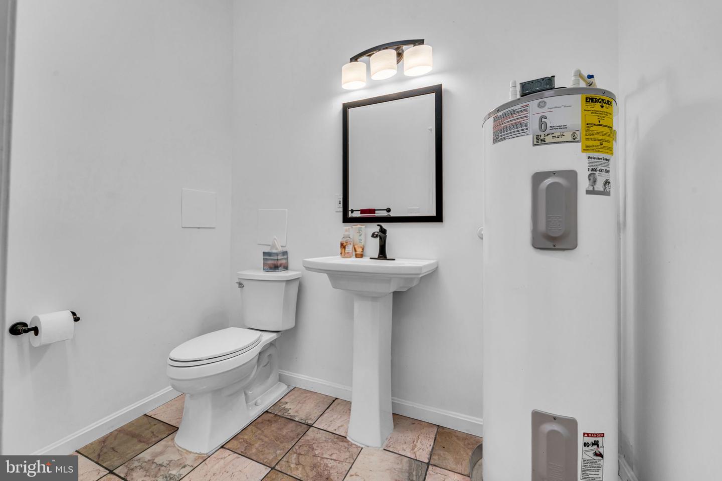 12215 HENDERSON RD, CLIFTON, Virginia 20124, 3 Bedrooms Bedrooms, ,3 BathroomsBathrooms,Residential,For sale,12215 HENDERSON RD,VAFX2272180 MLS # VAFX2272180