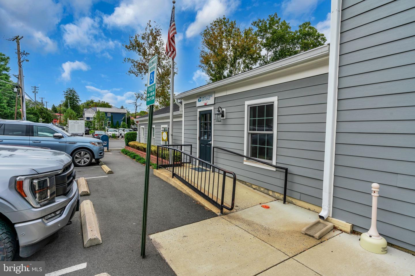 12215 HENDERSON RD, CLIFTON, Virginia 20124, 3 Bedrooms Bedrooms, ,3 BathroomsBathrooms,Residential,For sale,12215 HENDERSON RD,VAFX2272180 MLS # VAFX2272180