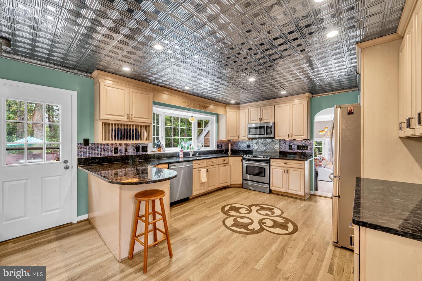 12215 HENDERSON RD, CLIFTON, Virginia 20124, 3 Bedrooms Bedrooms, ,3 BathroomsBathrooms,Residential,For sale,12215 HENDERSON RD,VAFX2272180 MLS # VAFX2272180