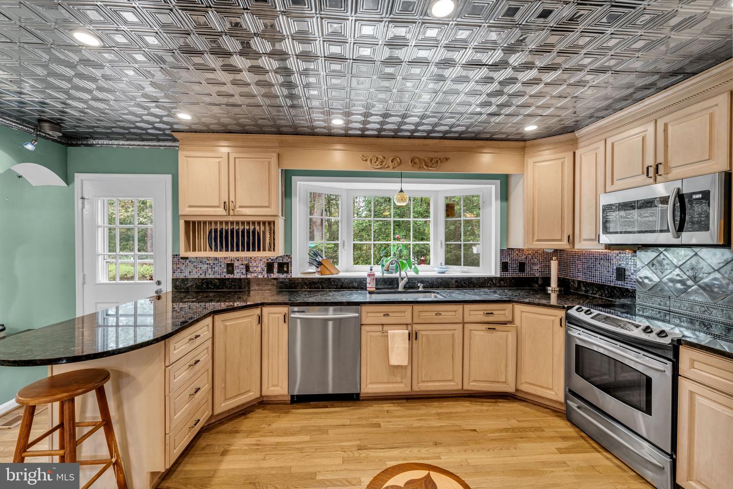 12215 HENDERSON RD, CLIFTON, Virginia 20124, 3 Bedrooms Bedrooms, ,3 BathroomsBathrooms,Residential,For sale,12215 HENDERSON RD,VAFX2272180 MLS # VAFX2272180