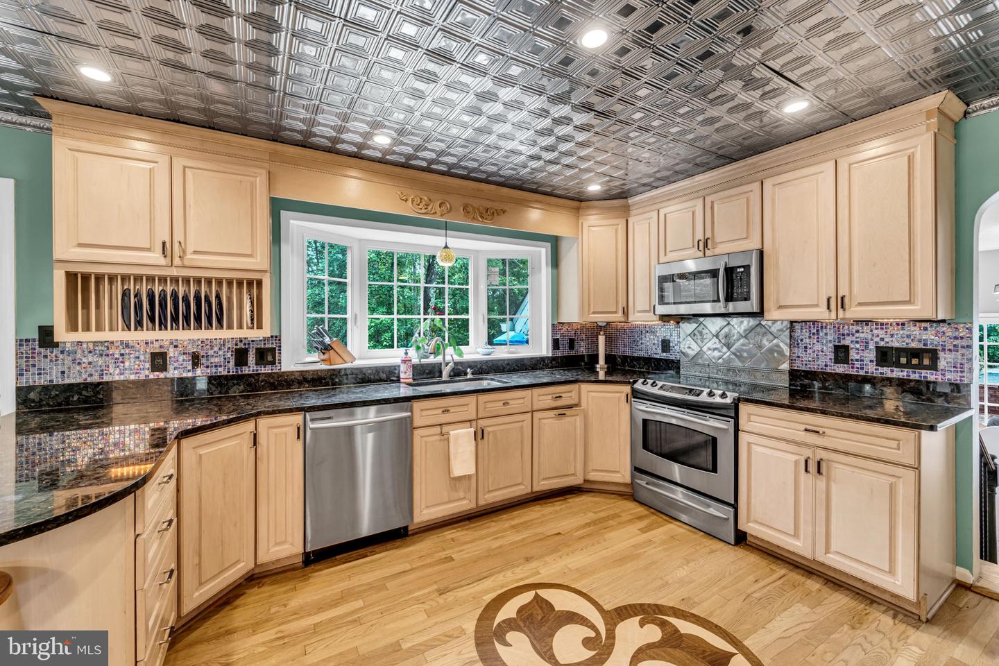 12215 HENDERSON RD, CLIFTON, Virginia 20124, 3 Bedrooms Bedrooms, ,3 BathroomsBathrooms,Residential,For sale,12215 HENDERSON RD,VAFX2272180 MLS # VAFX2272180