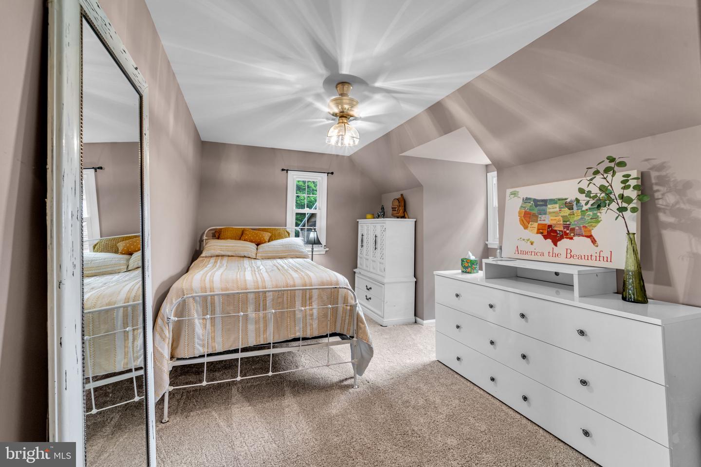 12215 HENDERSON RD, CLIFTON, Virginia 20124, 3 Bedrooms Bedrooms, ,3 BathroomsBathrooms,Residential,For sale,12215 HENDERSON RD,VAFX2272180 MLS # VAFX2272180