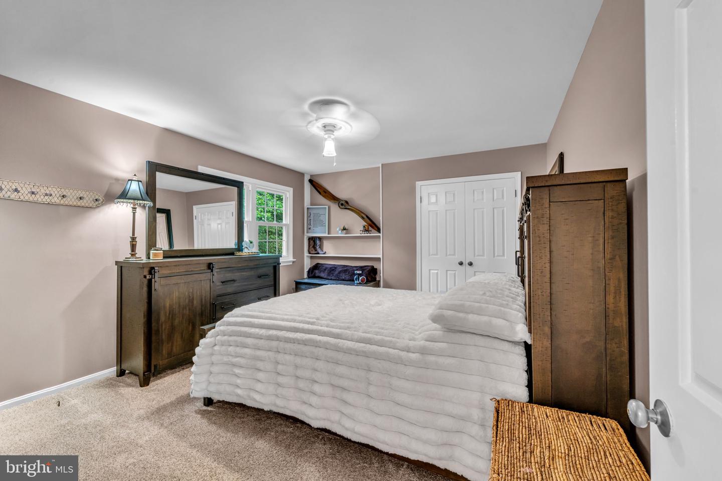 12215 HENDERSON RD, CLIFTON, Virginia 20124, 3 Bedrooms Bedrooms, ,3 BathroomsBathrooms,Residential,For sale,12215 HENDERSON RD,VAFX2272180 MLS # VAFX2272180