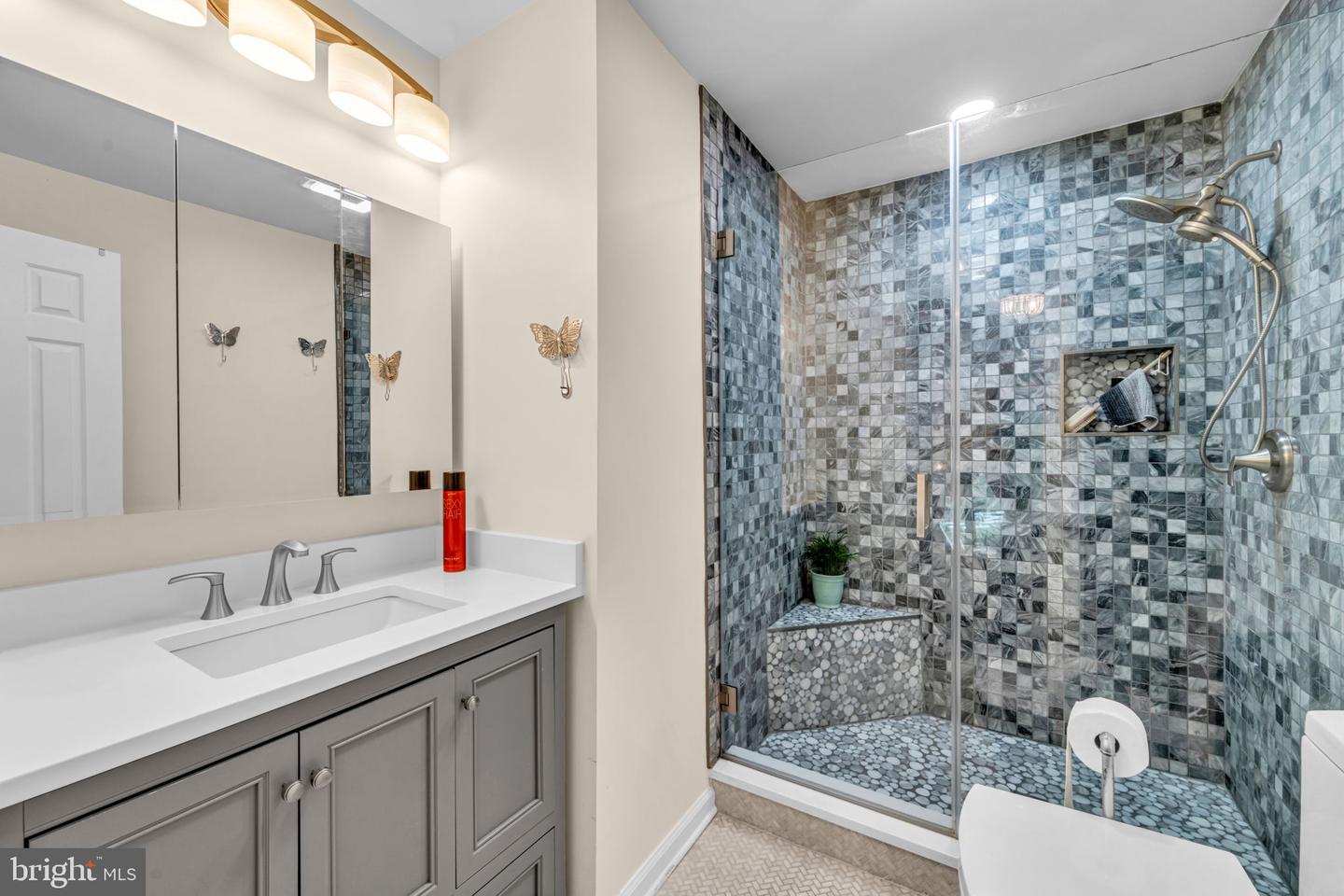 12215 HENDERSON RD, CLIFTON, Virginia 20124, 3 Bedrooms Bedrooms, ,3 BathroomsBathrooms,Residential,For sale,12215 HENDERSON RD,VAFX2272180 MLS # VAFX2272180