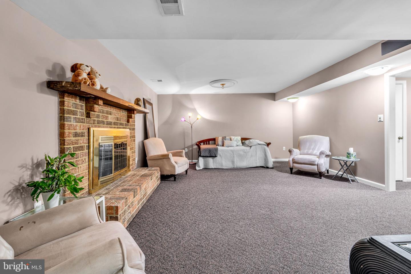 12215 HENDERSON RD, CLIFTON, Virginia 20124, 3 Bedrooms Bedrooms, ,3 BathroomsBathrooms,Residential,For sale,12215 HENDERSON RD,VAFX2272180 MLS # VAFX2272180