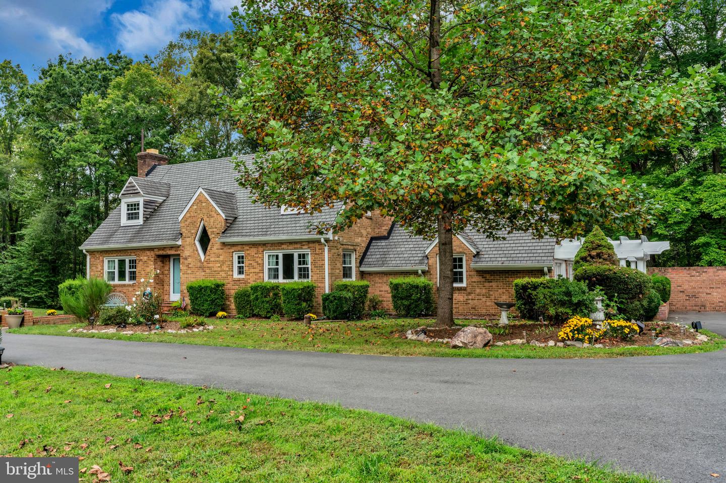 12215 HENDERSON RD, CLIFTON, Virginia 20124, 3 Bedrooms Bedrooms, ,3 BathroomsBathrooms,Residential,For sale,12215 HENDERSON RD,VAFX2272180 MLS # VAFX2272180