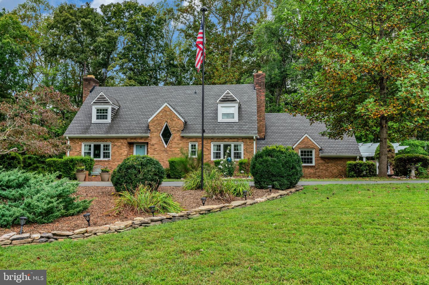 12215 HENDERSON RD, CLIFTON, Virginia 20124, 3 Bedrooms Bedrooms, ,3 BathroomsBathrooms,Residential,For sale,12215 HENDERSON RD,VAFX2272180 MLS # VAFX2272180