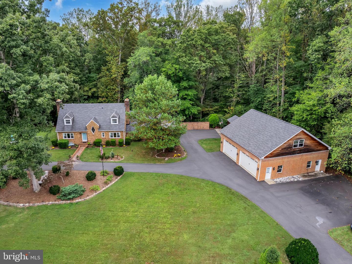 12215 HENDERSON RD, CLIFTON, Virginia 20124, 3 Bedrooms Bedrooms, ,3 BathroomsBathrooms,Residential,For sale,12215 HENDERSON RD,VAFX2272180 MLS # VAFX2272180