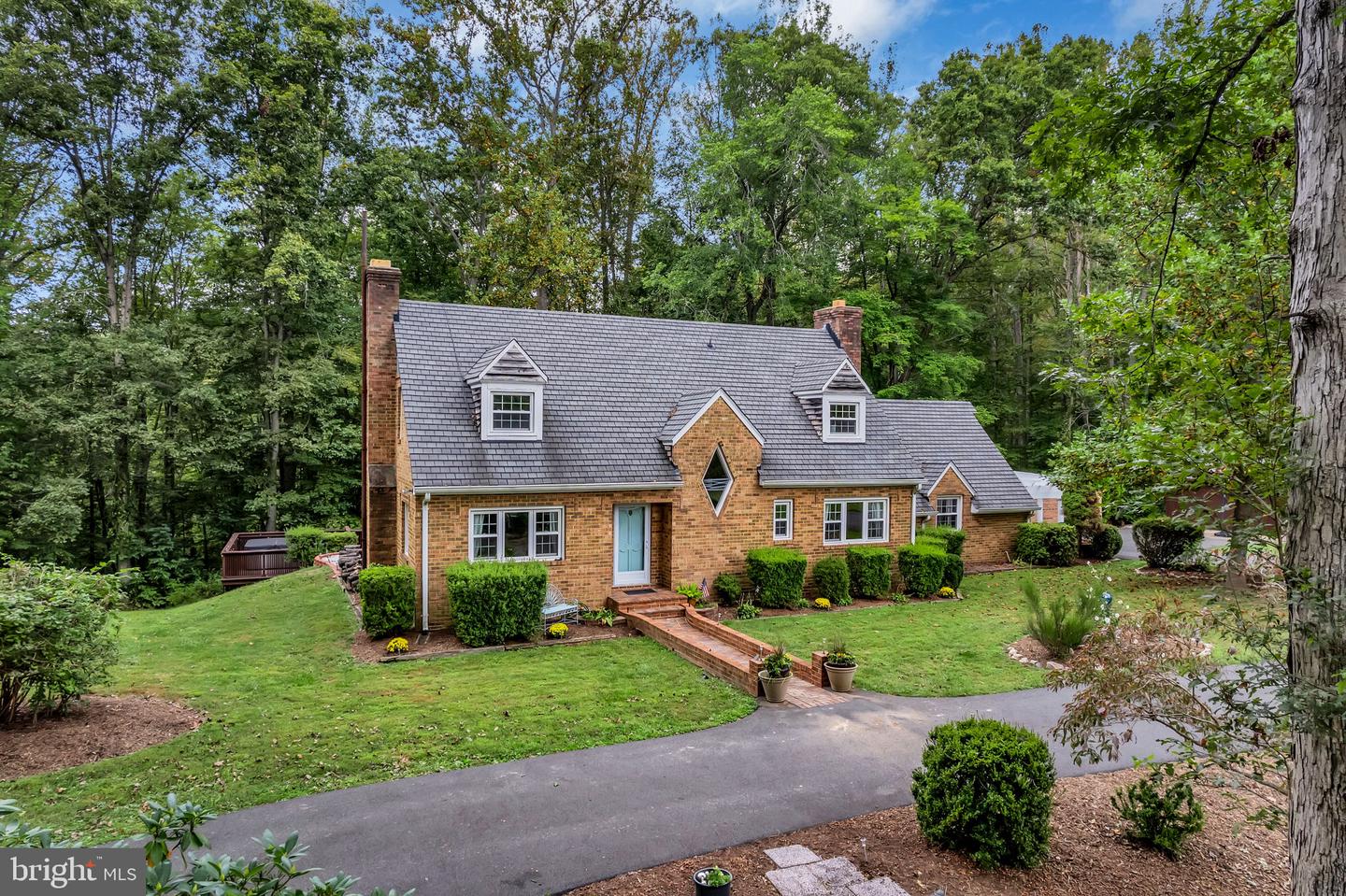 12215 HENDERSON RD, CLIFTON, Virginia 20124, 3 Bedrooms Bedrooms, ,3 BathroomsBathrooms,Residential,For sale,12215 HENDERSON RD,VAFX2272180 MLS # VAFX2272180