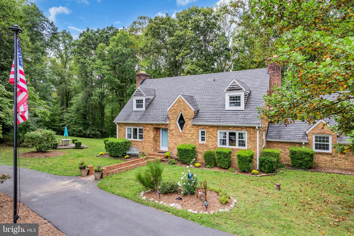 12215 HENDERSON RD, CLIFTON, Virginia 20124, 3 Bedrooms Bedrooms, ,3 BathroomsBathrooms,Residential,For sale,12215 HENDERSON RD,VAFX2272180 MLS # VAFX2272180