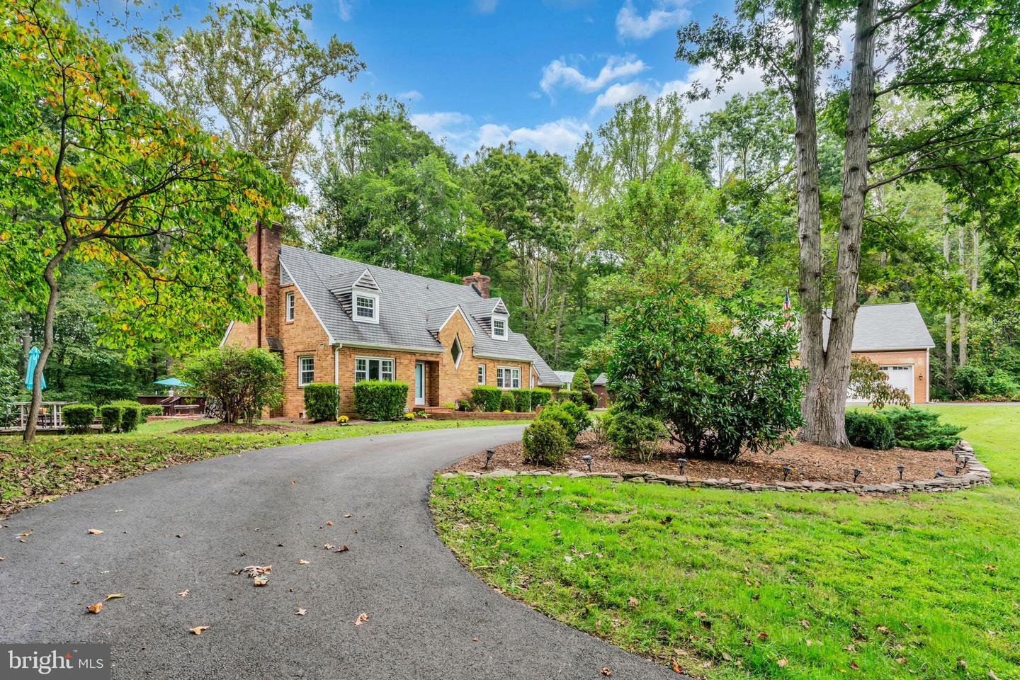 12215 HENDERSON RD, CLIFTON, Virginia 20124, 3 Bedrooms Bedrooms, ,3 BathroomsBathrooms,Residential,For sale,12215 HENDERSON RD,VAFX2272180 MLS # VAFX2272180