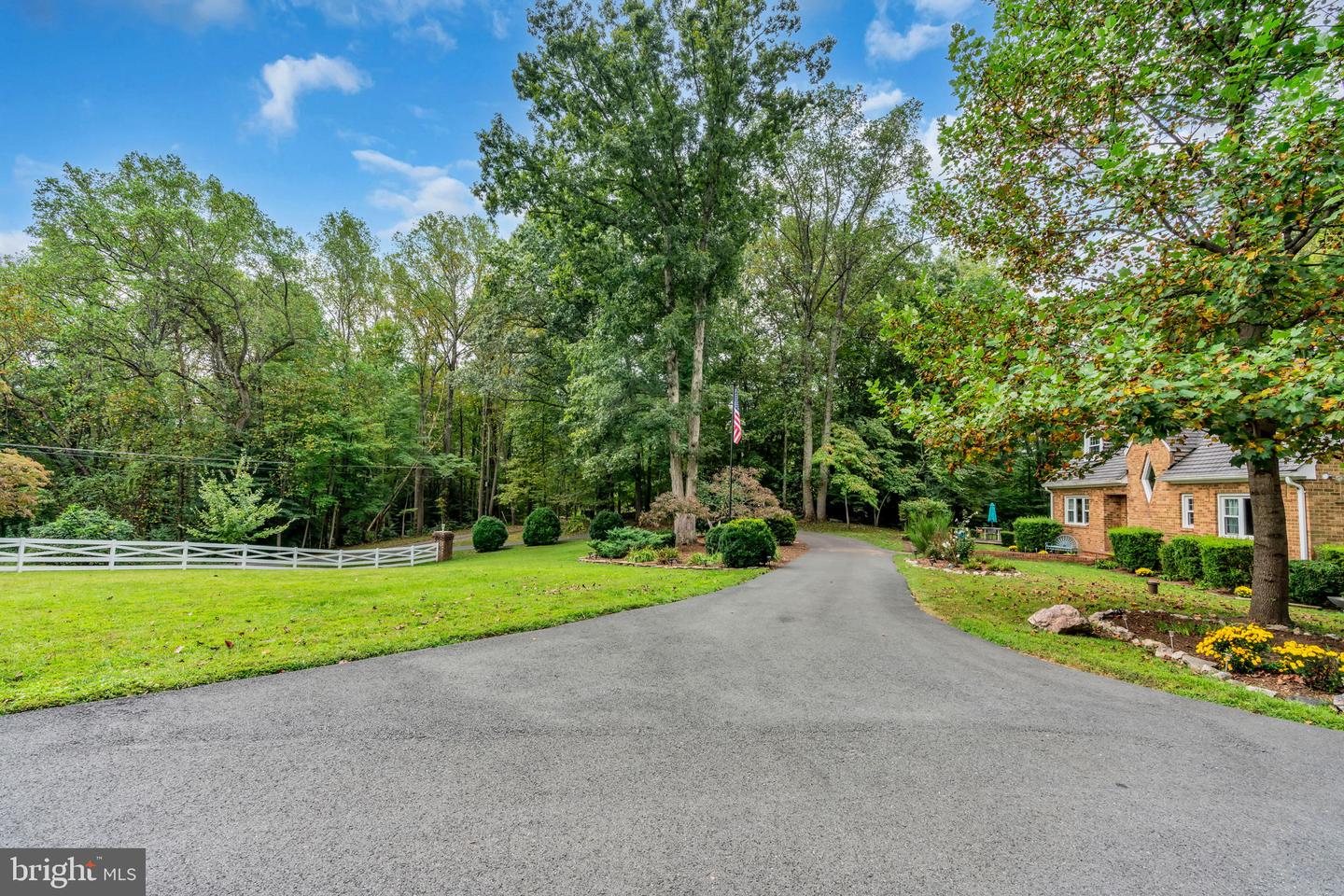 12215 HENDERSON RD, CLIFTON, Virginia 20124, 3 Bedrooms Bedrooms, ,3 BathroomsBathrooms,Residential,For sale,12215 HENDERSON RD,VAFX2272180 MLS # VAFX2272180