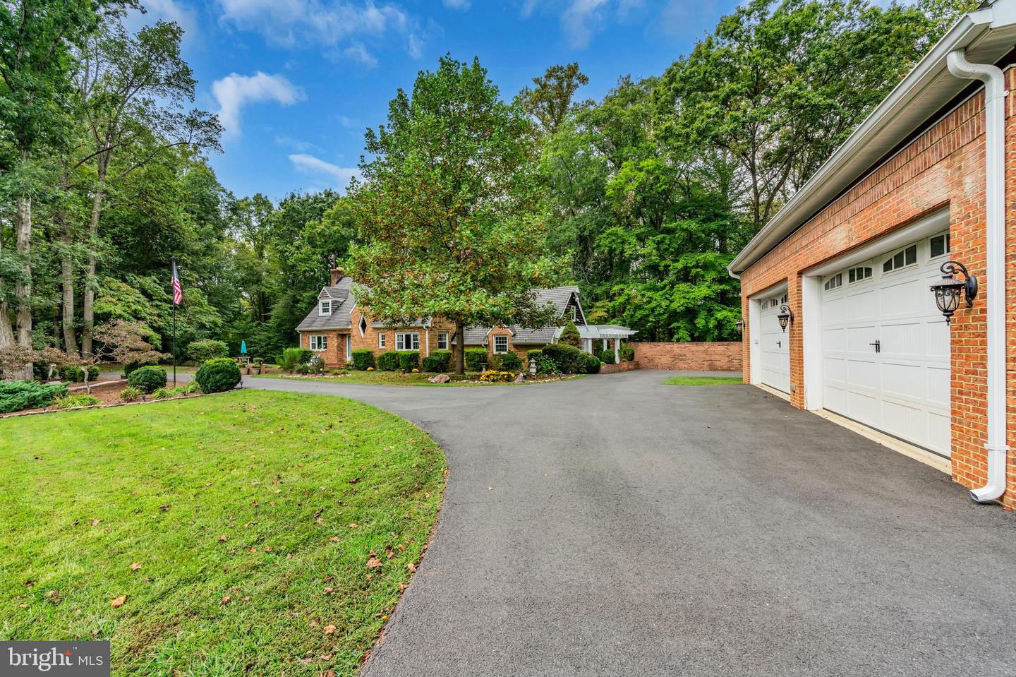 12215 HENDERSON RD, CLIFTON, Virginia 20124, 3 Bedrooms Bedrooms, ,3 BathroomsBathrooms,Residential,For sale,12215 HENDERSON RD,VAFX2272180 MLS # VAFX2272180