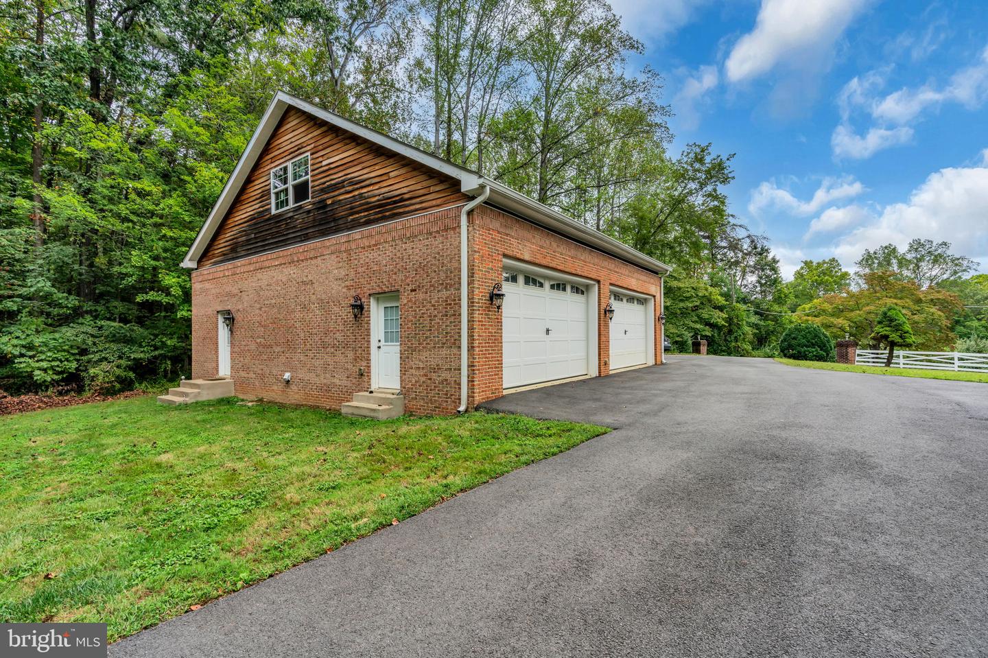 12215 HENDERSON RD, CLIFTON, Virginia 20124, 3 Bedrooms Bedrooms, ,3 BathroomsBathrooms,Residential,For sale,12215 HENDERSON RD,VAFX2272180 MLS # VAFX2272180