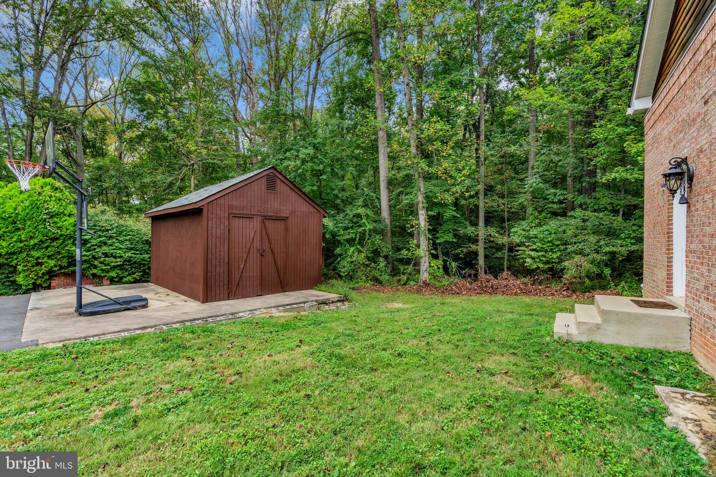 12215 HENDERSON RD, CLIFTON, Virginia 20124, 3 Bedrooms Bedrooms, ,3 BathroomsBathrooms,Residential,For sale,12215 HENDERSON RD,VAFX2272180 MLS # VAFX2272180
