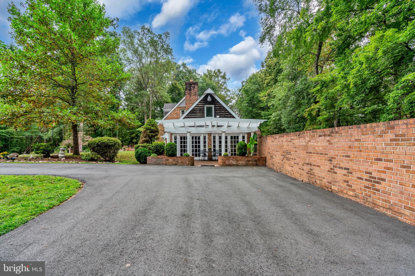 12215 HENDERSON RD, CLIFTON, Virginia 20124, 3 Bedrooms Bedrooms, ,3 BathroomsBathrooms,Residential,For sale,12215 HENDERSON RD,VAFX2272180 MLS # VAFX2272180