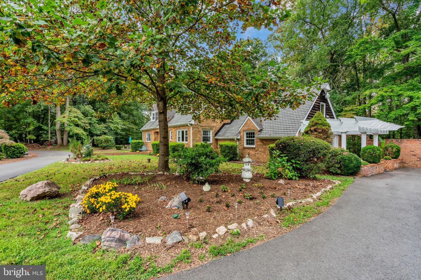 12215 HENDERSON RD, CLIFTON, Virginia 20124, 3 Bedrooms Bedrooms, ,3 BathroomsBathrooms,Residential,For sale,12215 HENDERSON RD,VAFX2272180 MLS # VAFX2272180