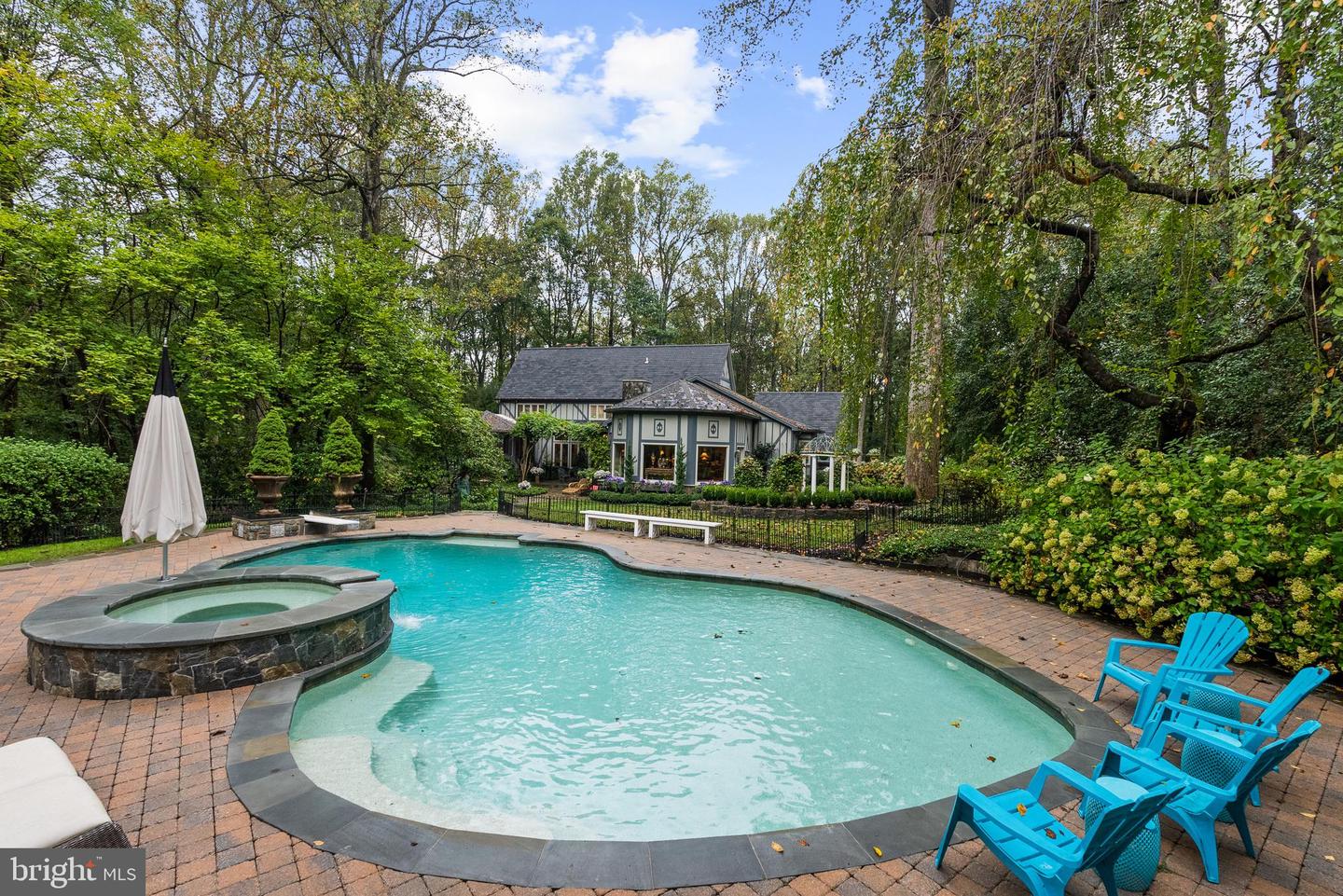 10205 CEDAR POND DR, VIENNA, Virginia 22182, 5 Bedrooms Bedrooms, ,4 BathroomsBathrooms,Residential,For sale,10205 CEDAR POND DR,VAFX2272624 MLS # VAFX2272624