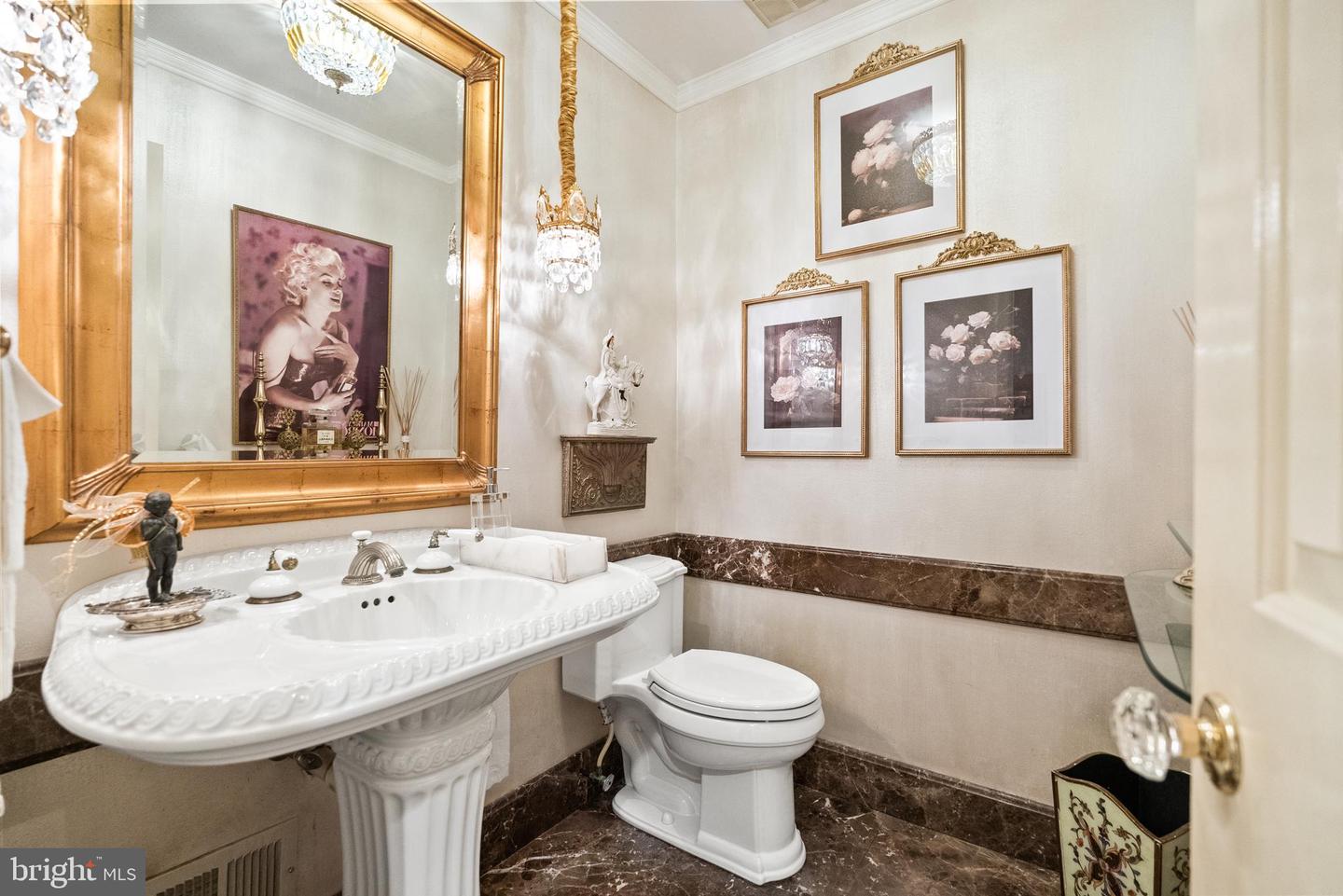 10205 CEDAR POND DR, VIENNA, Virginia 22182, 5 Bedrooms Bedrooms, ,4 BathroomsBathrooms,Residential,For sale,10205 CEDAR POND DR,VAFX2272624 MLS # VAFX2272624
