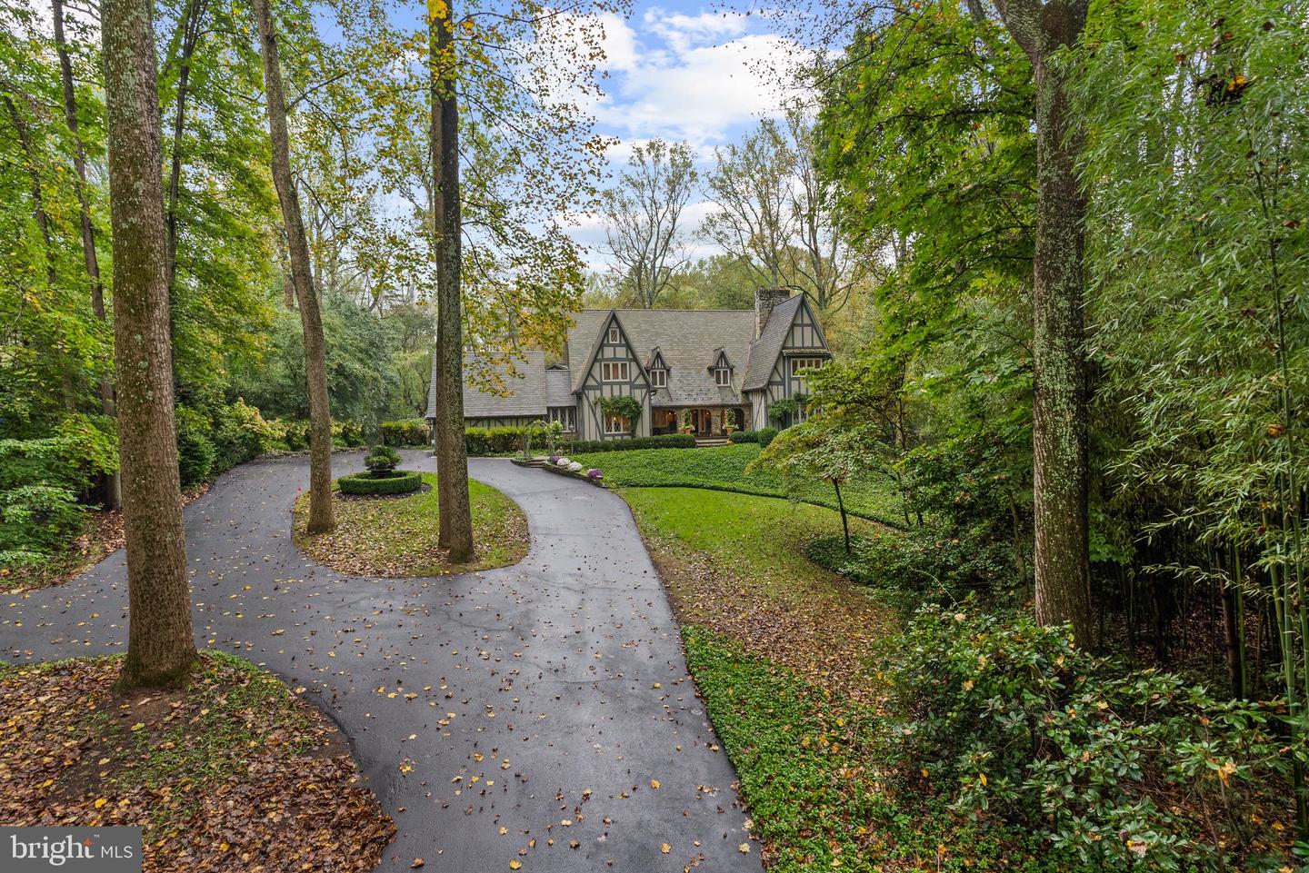 10205 CEDAR POND DR, VIENNA, Virginia 22182, 5 Bedrooms Bedrooms, ,4 BathroomsBathrooms,Residential,For sale,10205 CEDAR POND DR,VAFX2272624 MLS # VAFX2272624