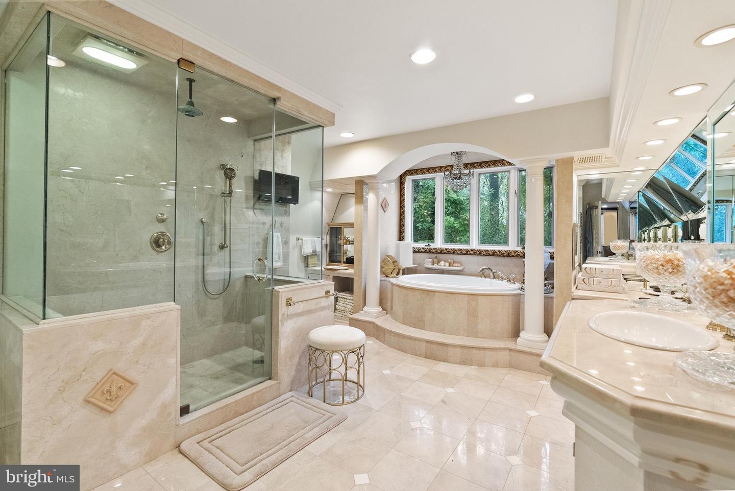 10205 CEDAR POND DR, VIENNA, Virginia 22182, 5 Bedrooms Bedrooms, ,4 BathroomsBathrooms,Residential,For sale,10205 CEDAR POND DR,VAFX2272624 MLS # VAFX2272624