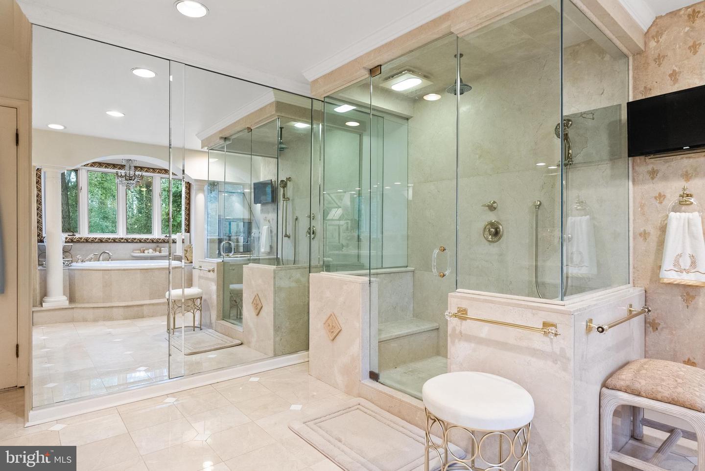 10205 CEDAR POND DR, VIENNA, Virginia 22182, 5 Bedrooms Bedrooms, ,4 BathroomsBathrooms,Residential,For sale,10205 CEDAR POND DR,VAFX2272624 MLS # VAFX2272624