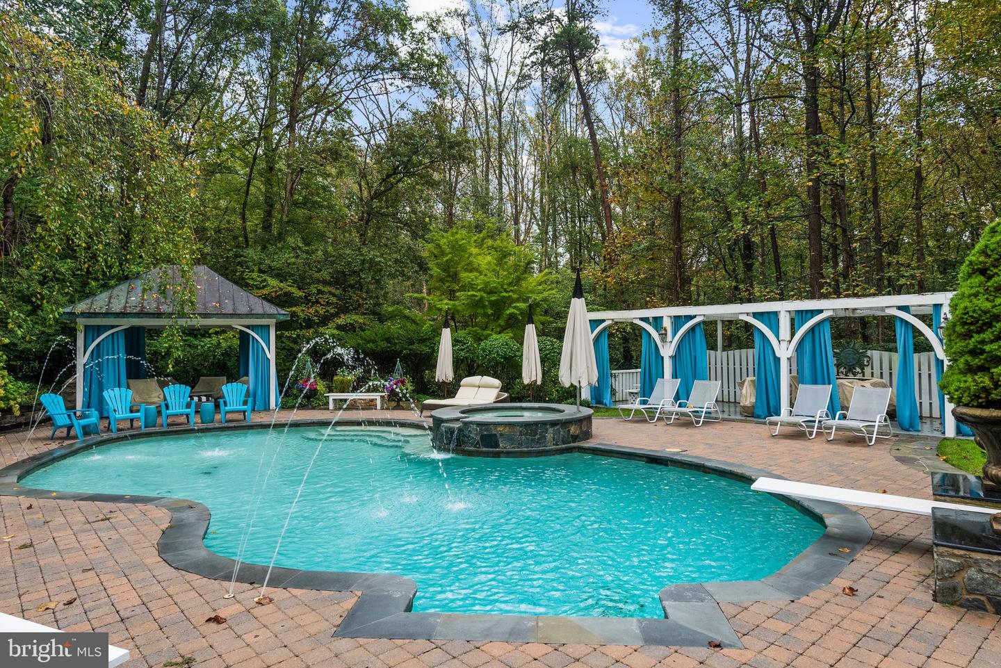 10205 CEDAR POND DR, VIENNA, Virginia 22182, 5 Bedrooms Bedrooms, ,4 BathroomsBathrooms,Residential,For sale,10205 CEDAR POND DR,VAFX2272624 MLS # VAFX2272624