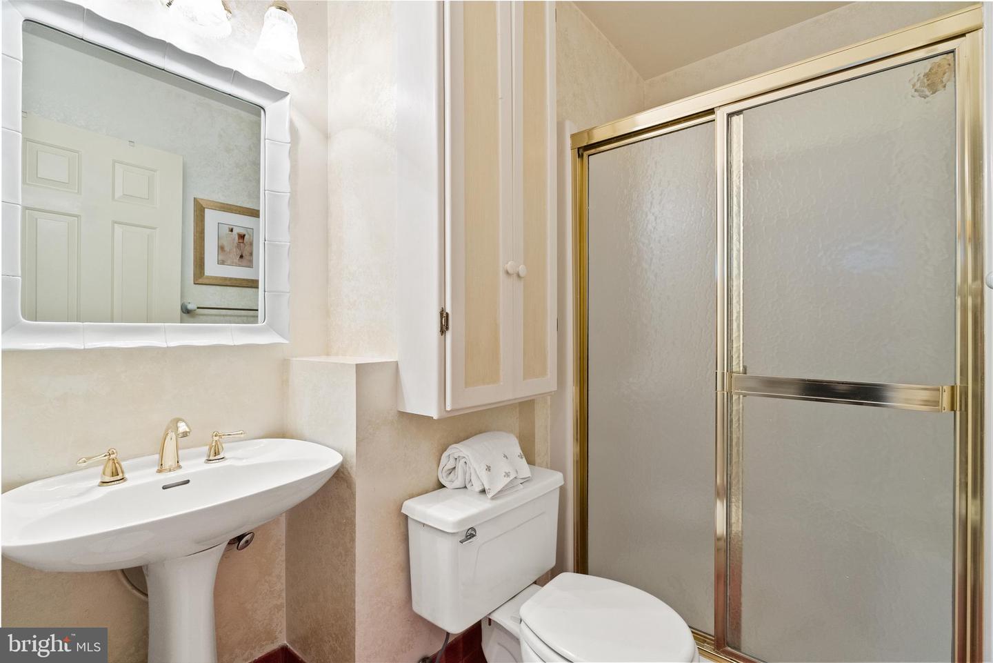 10205 CEDAR POND DR, VIENNA, Virginia 22182, 5 Bedrooms Bedrooms, ,4 BathroomsBathrooms,Residential,For sale,10205 CEDAR POND DR,VAFX2272624 MLS # VAFX2272624