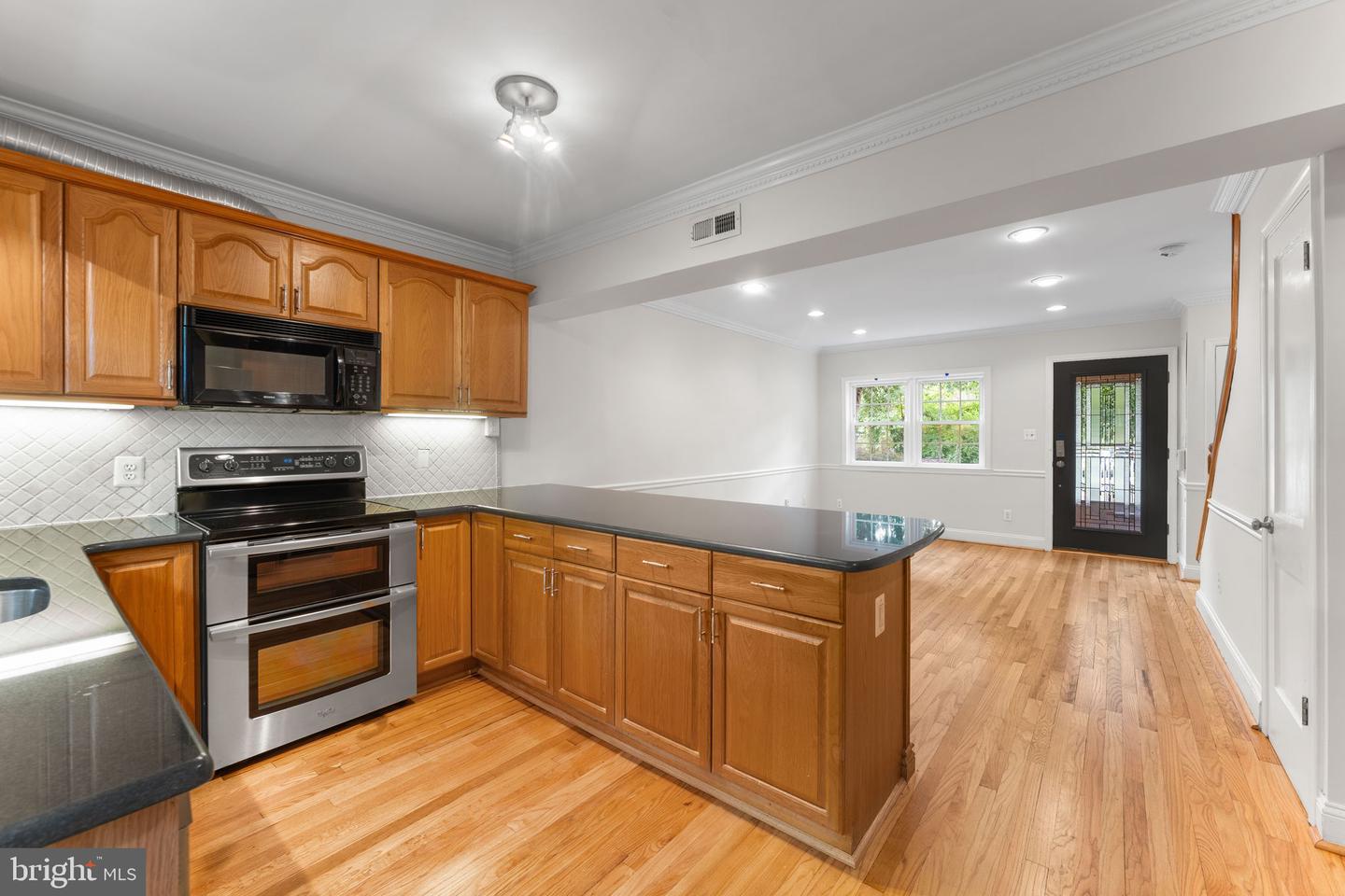 735 BERNARD ST, ALEXANDRIA, Virginia 22314, 2 Bedrooms Bedrooms, ,1 BathroomBathrooms,Residential,For sale,735 BERNARD ST,VAAX2050472 MLS # VAAX2050472