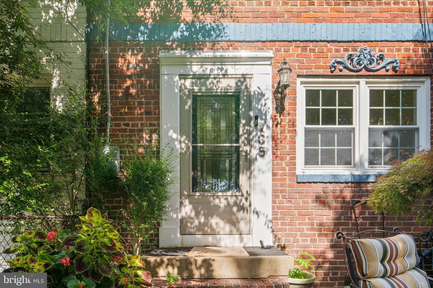 735 BERNARD ST, ALEXANDRIA, Virginia 22314, 2 Bedrooms Bedrooms, ,1 BathroomBathrooms,Residential,For sale,735 BERNARD ST,VAAX2050472 MLS # VAAX2050472