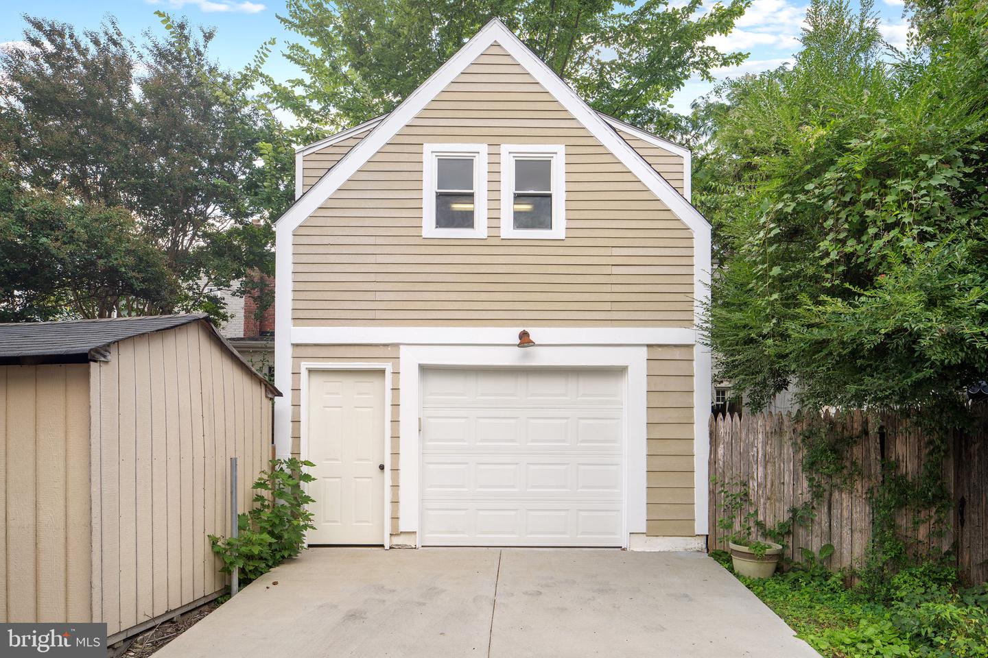 735 BERNARD ST, ALEXANDRIA, Virginia 22314, 2 Bedrooms Bedrooms, ,1 BathroomBathrooms,Residential,For sale,735 BERNARD ST,VAAX2050472 MLS # VAAX2050472