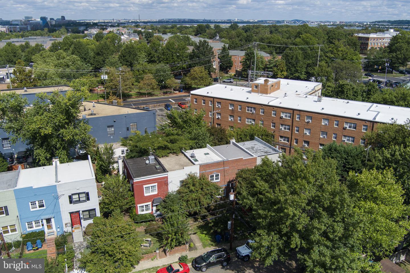 735 BERNARD ST, ALEXANDRIA, Virginia 22314, 2 Bedrooms Bedrooms, ,1 BathroomBathrooms,Residential,For sale,735 BERNARD ST,VAAX2050472 MLS # VAAX2050472