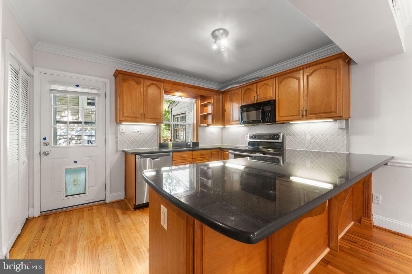 735 BERNARD ST, ALEXANDRIA, Virginia 22314, 2 Bedrooms Bedrooms, ,1 BathroomBathrooms,Residential,For sale,735 BERNARD ST,VAAX2050472 MLS # VAAX2050472
