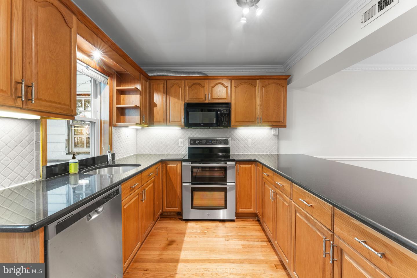 735 BERNARD ST, ALEXANDRIA, Virginia 22314, 2 Bedrooms Bedrooms, ,1 BathroomBathrooms,Residential,For sale,735 BERNARD ST,VAAX2050472 MLS # VAAX2050472