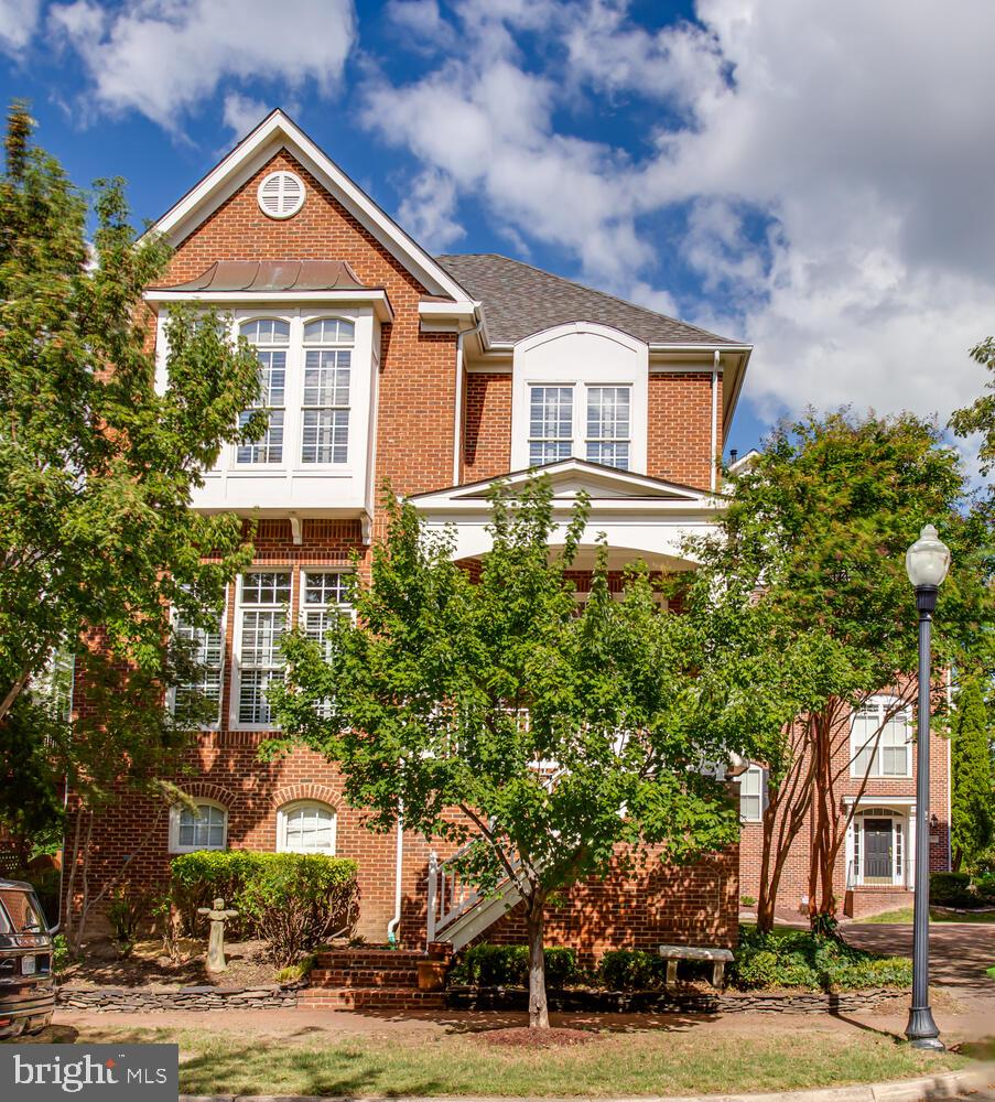 365 CAMERON STATION BLVD, ALEXANDRIA, Virginia 22304, 4 Bedrooms Bedrooms, 12 Rooms Rooms,3 BathroomsBathrooms,Residential,For sale,365 CAMERON STATION BLVD,VAAX2050474 MLS # VAAX2050474