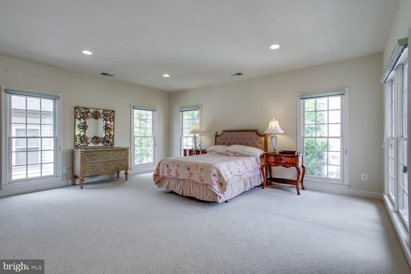 365 CAMERON STATION BLVD, ALEXANDRIA, Virginia 22304, 4 Bedrooms Bedrooms, 12 Rooms Rooms,3 BathroomsBathrooms,Residential,For sale,365 CAMERON STATION BLVD,VAAX2050474 MLS # VAAX2050474