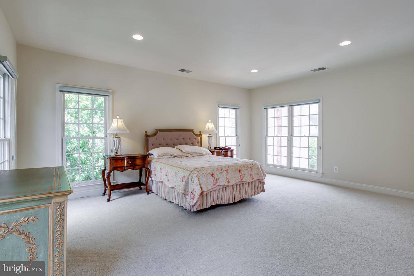 365 CAMERON STATION BLVD, ALEXANDRIA, Virginia 22304, 4 Bedrooms Bedrooms, 12 Rooms Rooms,3 BathroomsBathrooms,Residential,For sale,365 CAMERON STATION BLVD,VAAX2050474 MLS # VAAX2050474