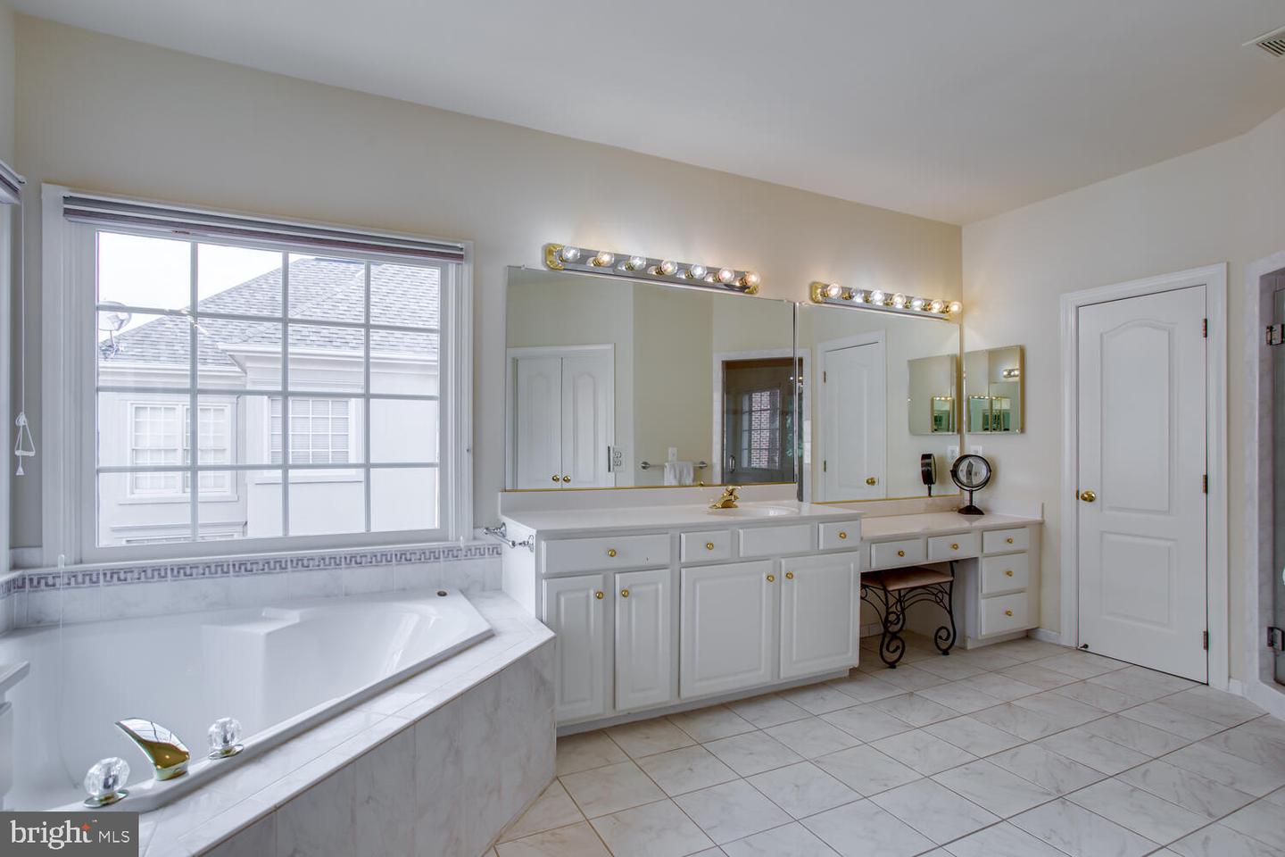 365 CAMERON STATION BLVD, ALEXANDRIA, Virginia 22304, 4 Bedrooms Bedrooms, 12 Rooms Rooms,3 BathroomsBathrooms,Residential,For sale,365 CAMERON STATION BLVD,VAAX2050474 MLS # VAAX2050474
