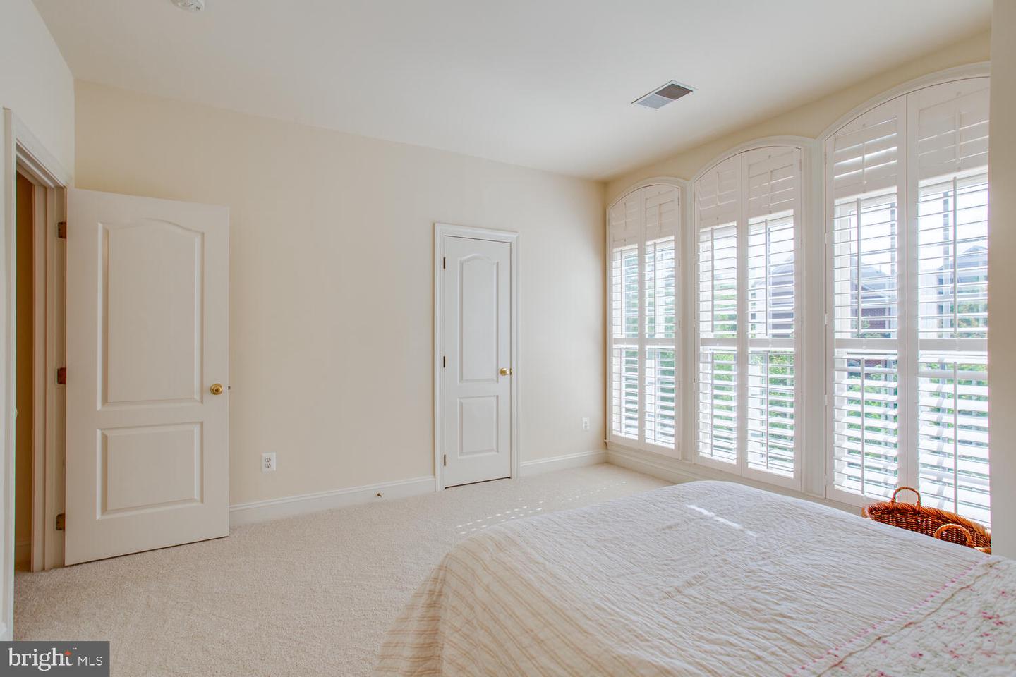 365 CAMERON STATION BLVD, ALEXANDRIA, Virginia 22304, 4 Bedrooms Bedrooms, 12 Rooms Rooms,3 BathroomsBathrooms,Residential,For sale,365 CAMERON STATION BLVD,VAAX2050474 MLS # VAAX2050474