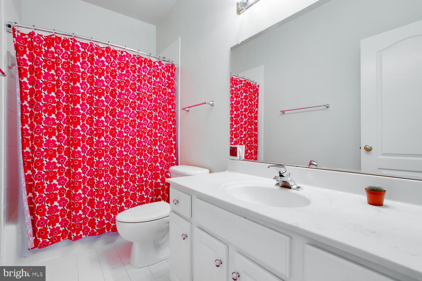 365 CAMERON STATION BLVD, ALEXANDRIA, Virginia 22304, 4 Bedrooms Bedrooms, 12 Rooms Rooms,3 BathroomsBathrooms,Residential,For sale,365 CAMERON STATION BLVD,VAAX2050474 MLS # VAAX2050474