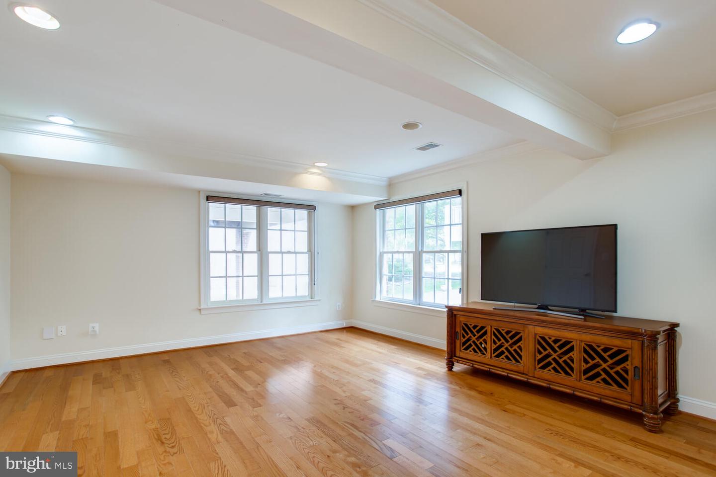 365 CAMERON STATION BLVD, ALEXANDRIA, Virginia 22304, 4 Bedrooms Bedrooms, 12 Rooms Rooms,3 BathroomsBathrooms,Residential,For sale,365 CAMERON STATION BLVD,VAAX2050474 MLS # VAAX2050474