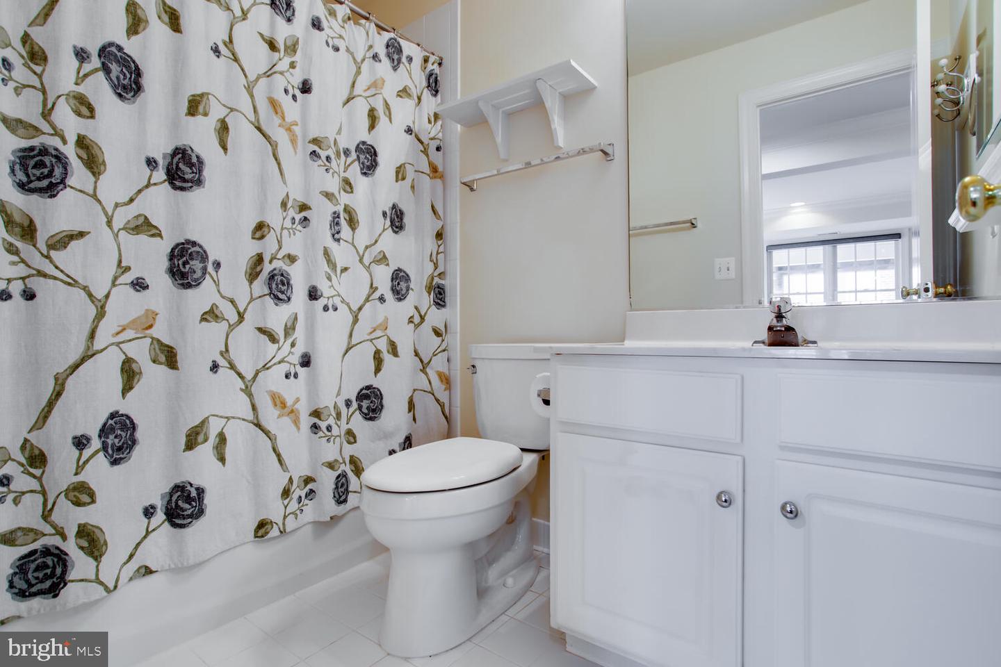 365 CAMERON STATION BLVD, ALEXANDRIA, Virginia 22304, 4 Bedrooms Bedrooms, 12 Rooms Rooms,3 BathroomsBathrooms,Residential,For sale,365 CAMERON STATION BLVD,VAAX2050474 MLS # VAAX2050474